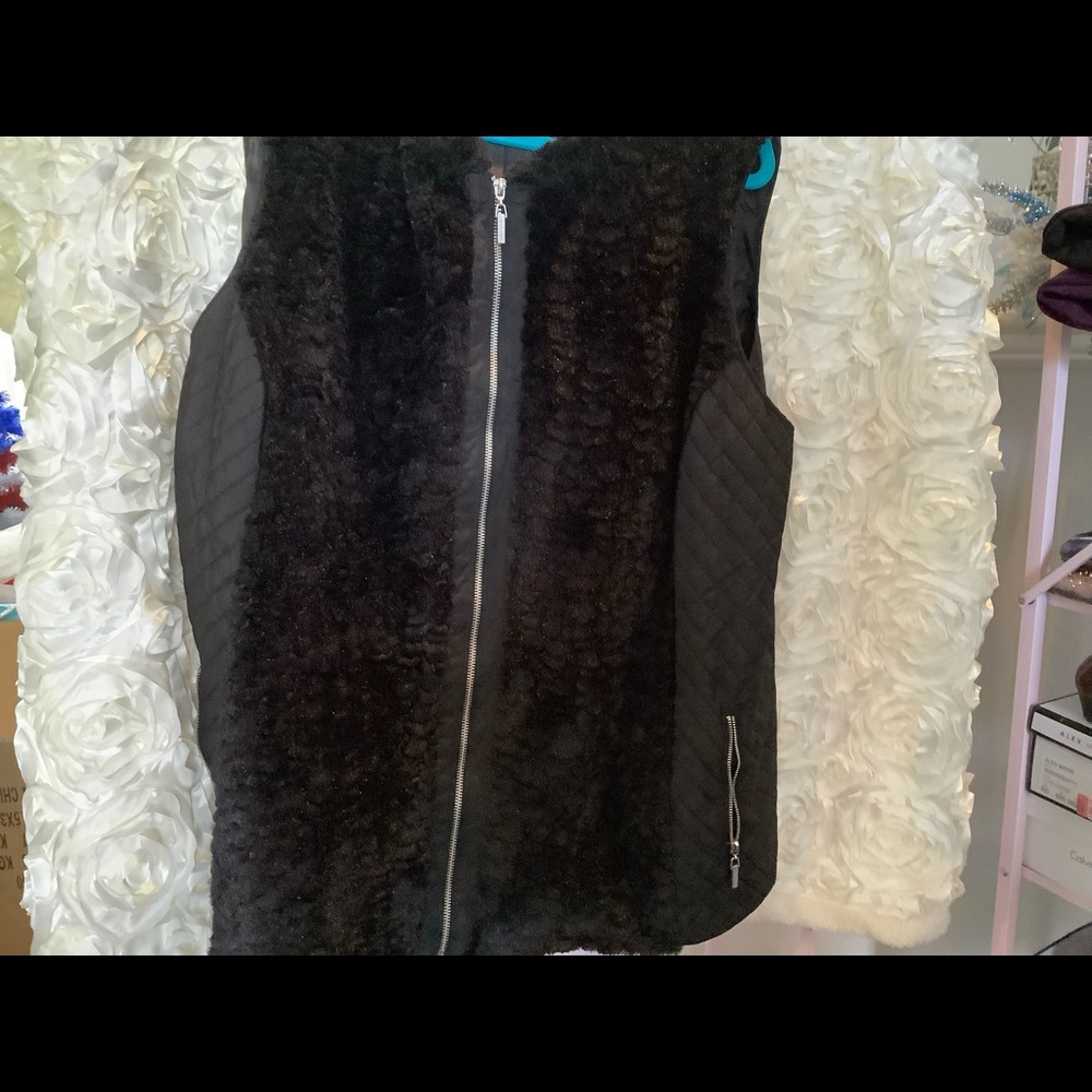 Allison Daley black fur zip up vest 24w